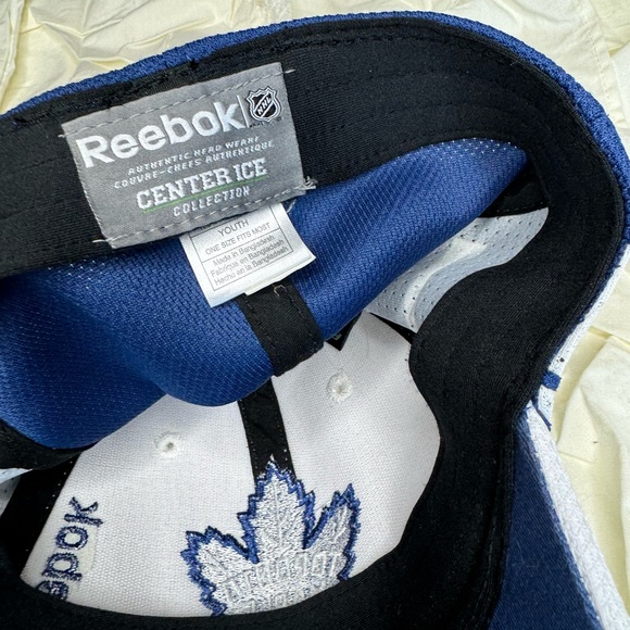 YOUTH Size Toronto Maple Leafs Hat - Picture 2 of 3